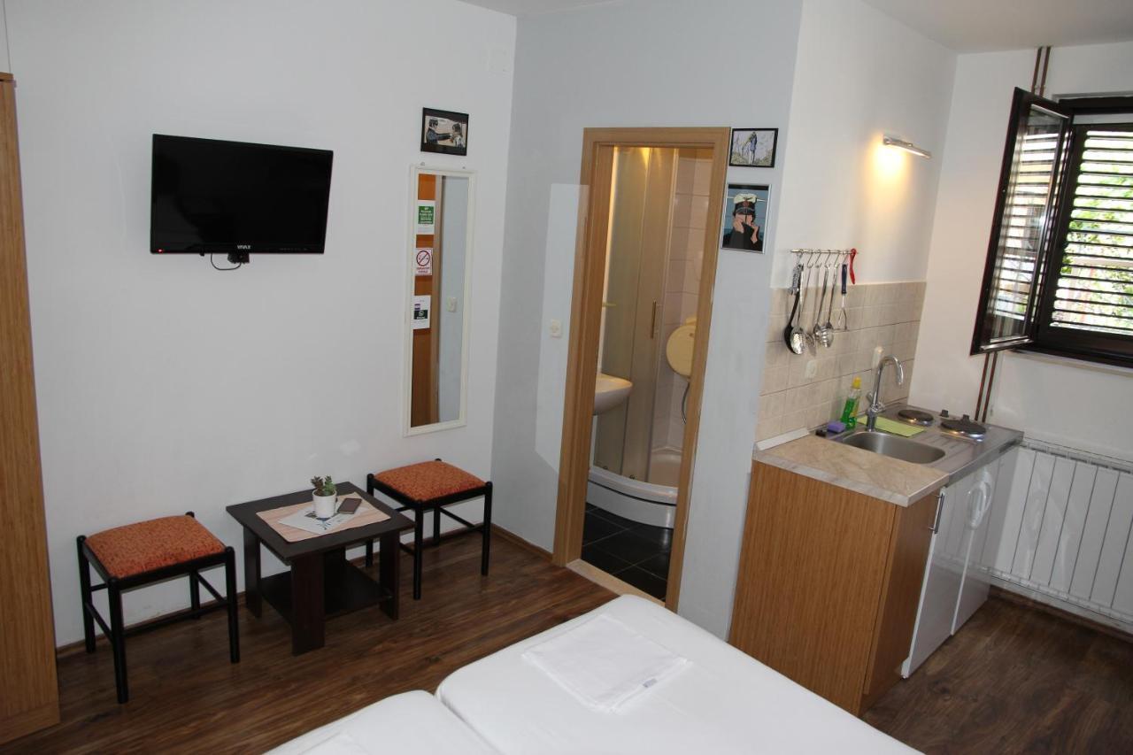 Obradovic Rooms & Apartments Макарська Екстер'єр фото