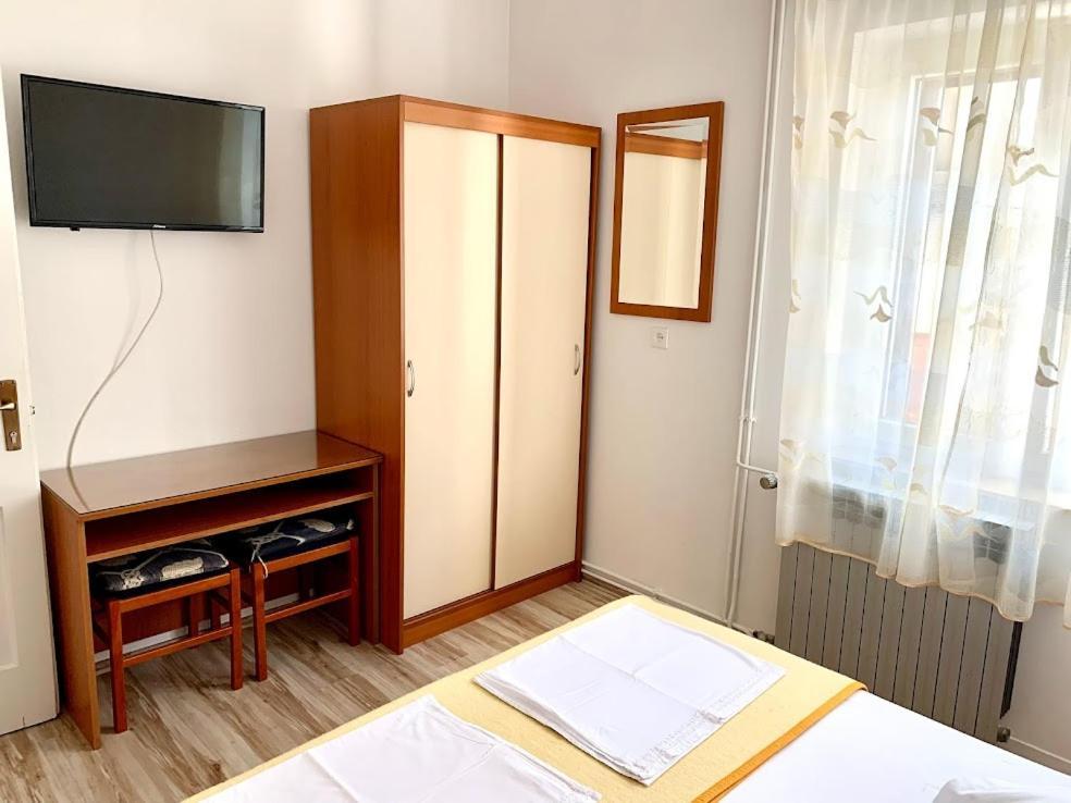 Obradovic Rooms & Apartments Макарська Екстер'єр фото