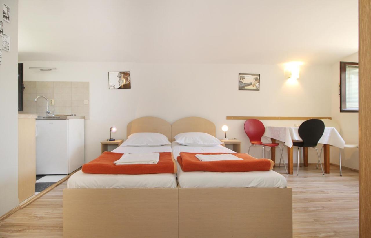 Obradovic Rooms & Apartments Макарська Екстер'єр фото